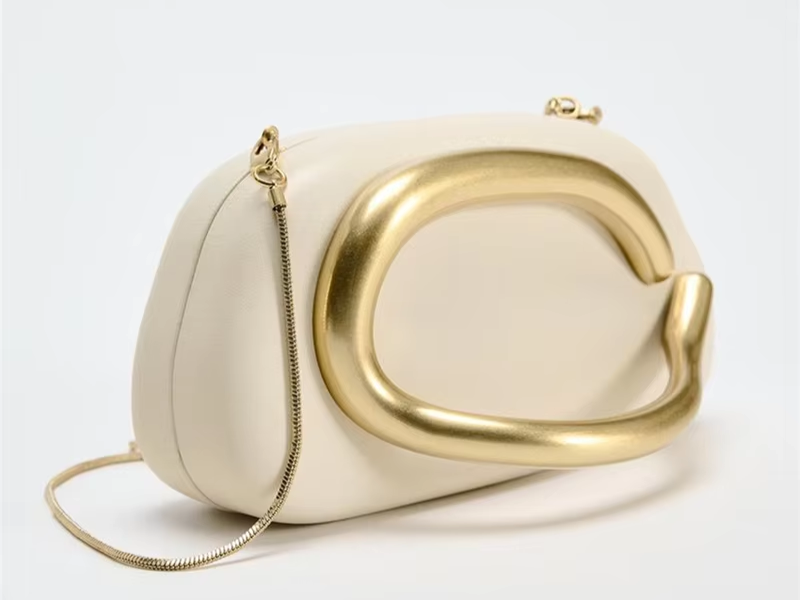 Clutch Bag with  oversized gold-toned hardware