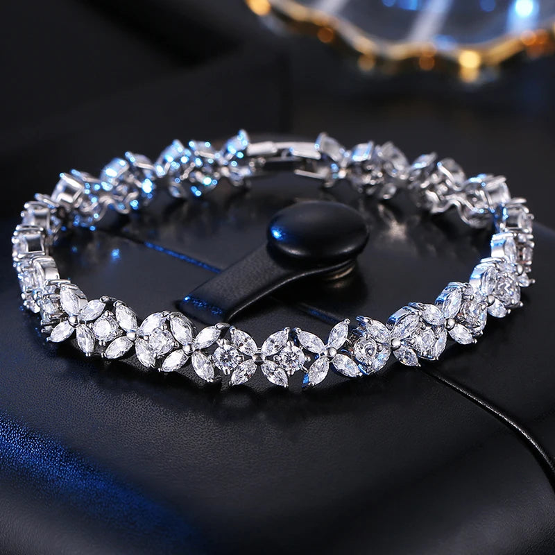 Trendy Leaf Charm Cubic Zirconia Bracelet & Bangles for Bride Bracelets Jewelry Sliver Color Clear CZ Crystal Bangles for Women