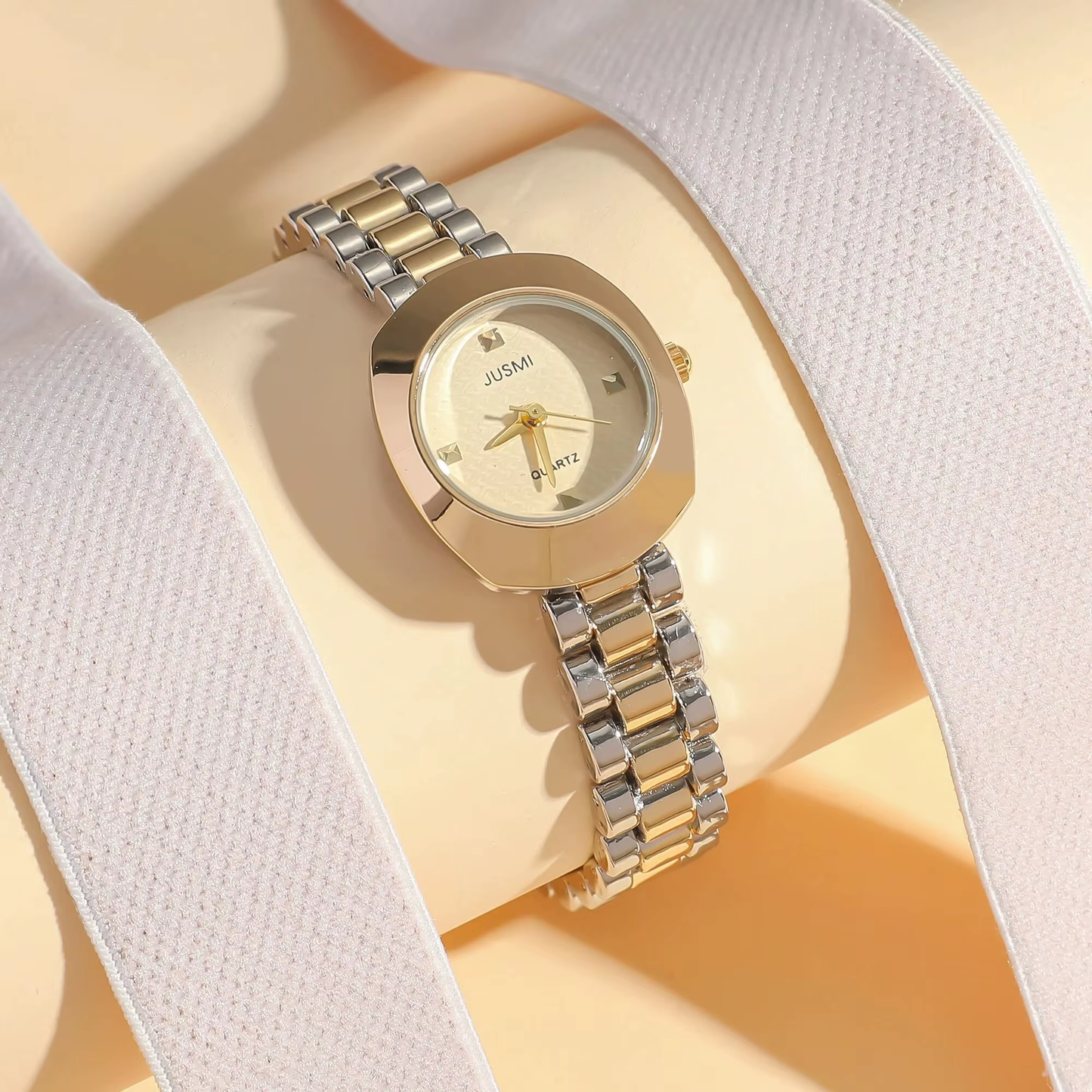 Oval Dial Quartz Watch