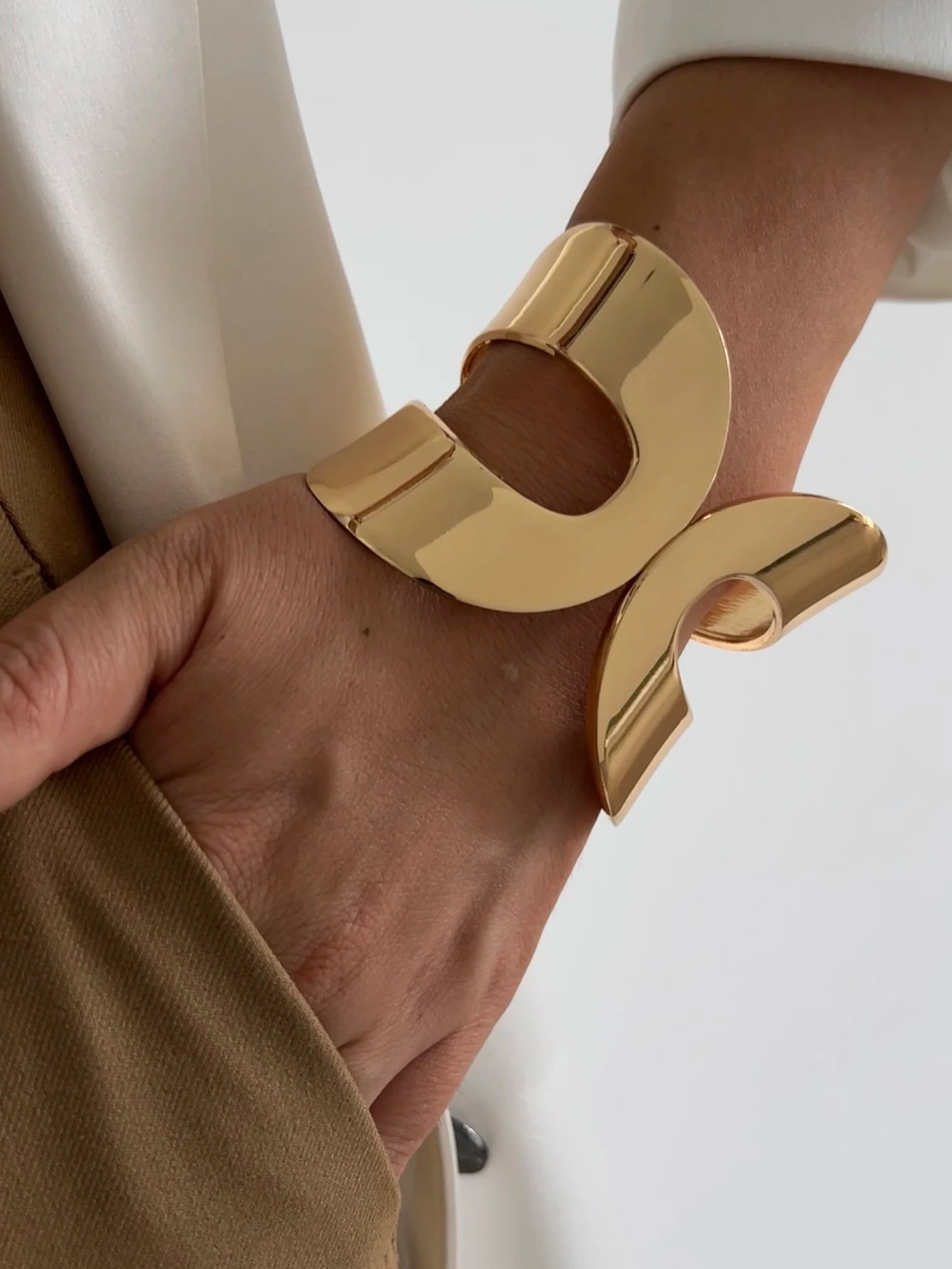 4 Styles of Exaggerated Chunky Cuff Bangles