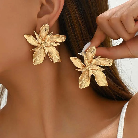 Exaggerated Flower Stud Earrings