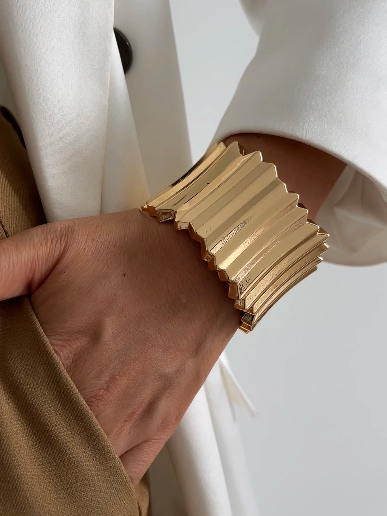 4 Styles of Exaggerated Chunky Cuff Bangles