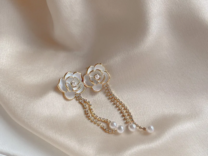 Korean Style Fashion Pearl Camellia Earrings for Women Girls Crystal Pendant Jewelry Lady Trendy Vintage Accessories Ear Rings