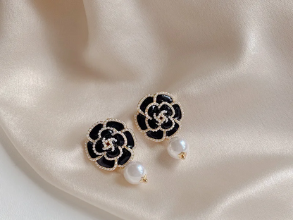 Korean Style Fashion Pearl Camellia Earrings for Women Girls Crystal Pendant Jewelry Lady Trendy Vintage Accessories Ear Rings