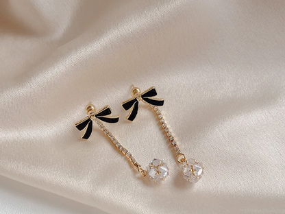 Korean Style Fashion Pearl Camellia Earrings for Women Girls Crystal Pendant Jewelry Lady Trendy Vintage Accessories Ear Rings