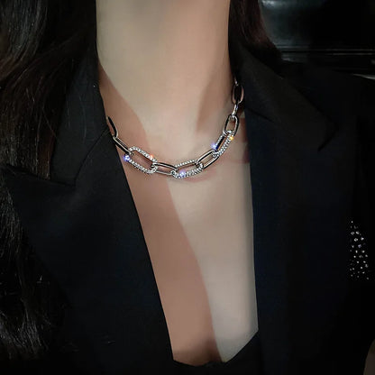 Oval Link Collarbone Necklace