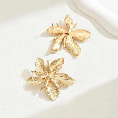 Exaggerated Flower Stud Earrings