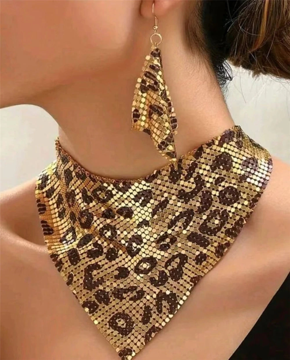 Chic Bib Necklace & Dangling Earrings